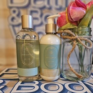 NWT Bath & Body Works Aromatherapy Eucalyptus Bodycare Duo - Green & White